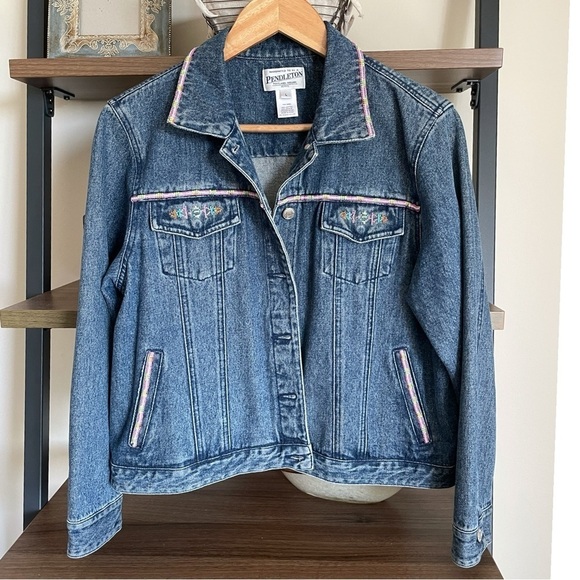 Pendleton Women's Beaded Denim Jacket, Size Petite Large - Picture 4 of 16